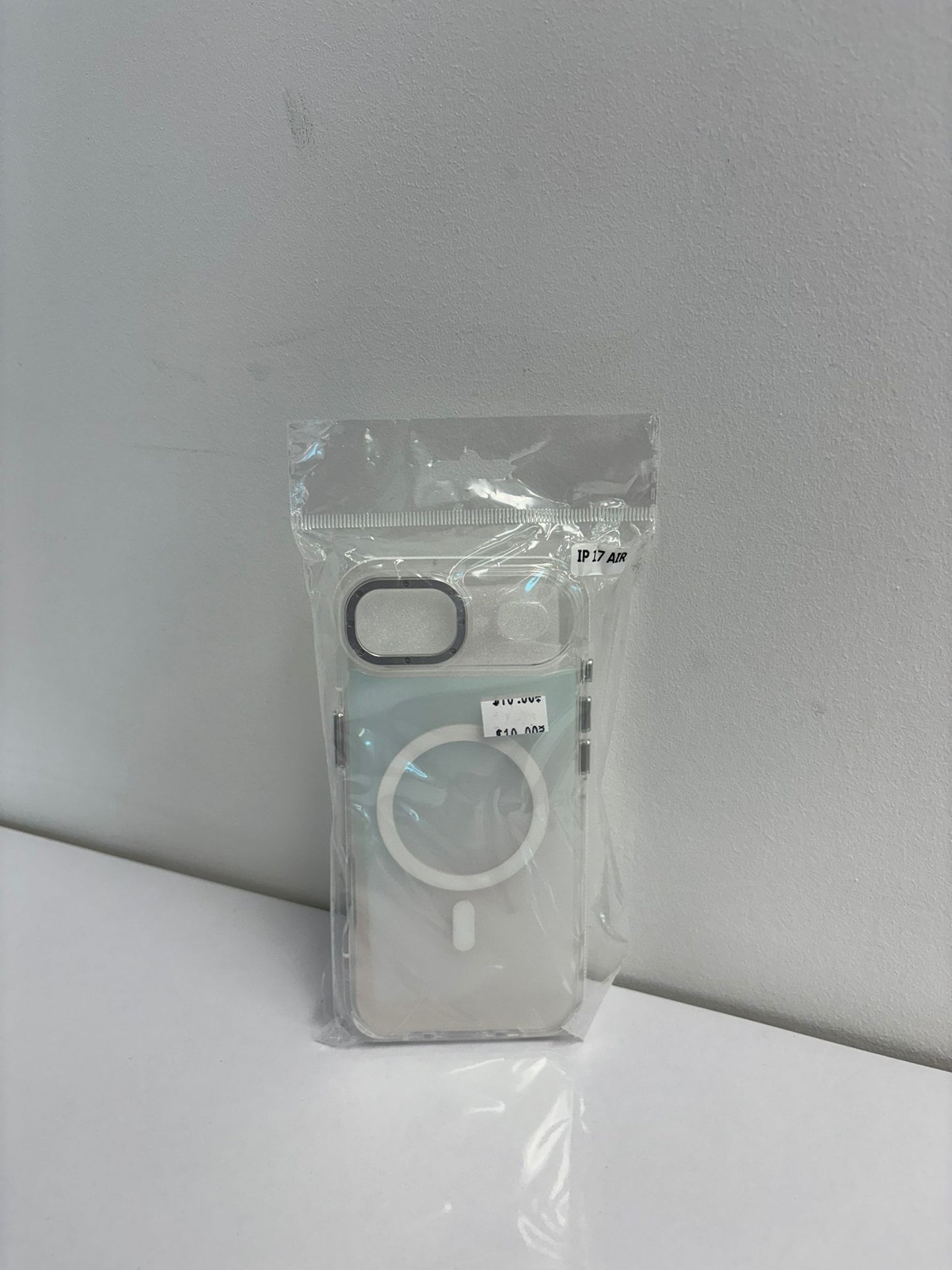 Matte Magnetic !Phone 17