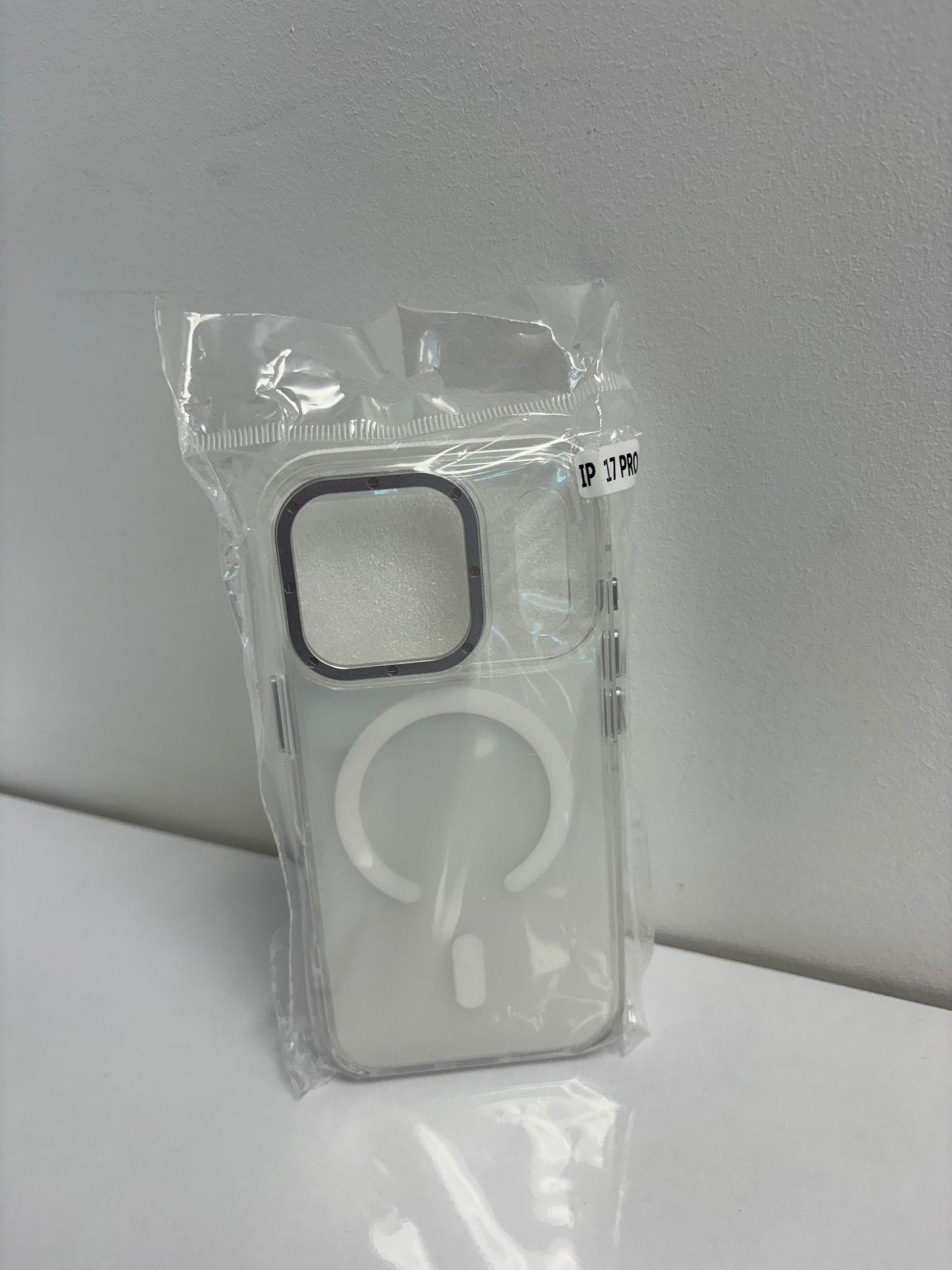 Matte Magnetic !Phone 17