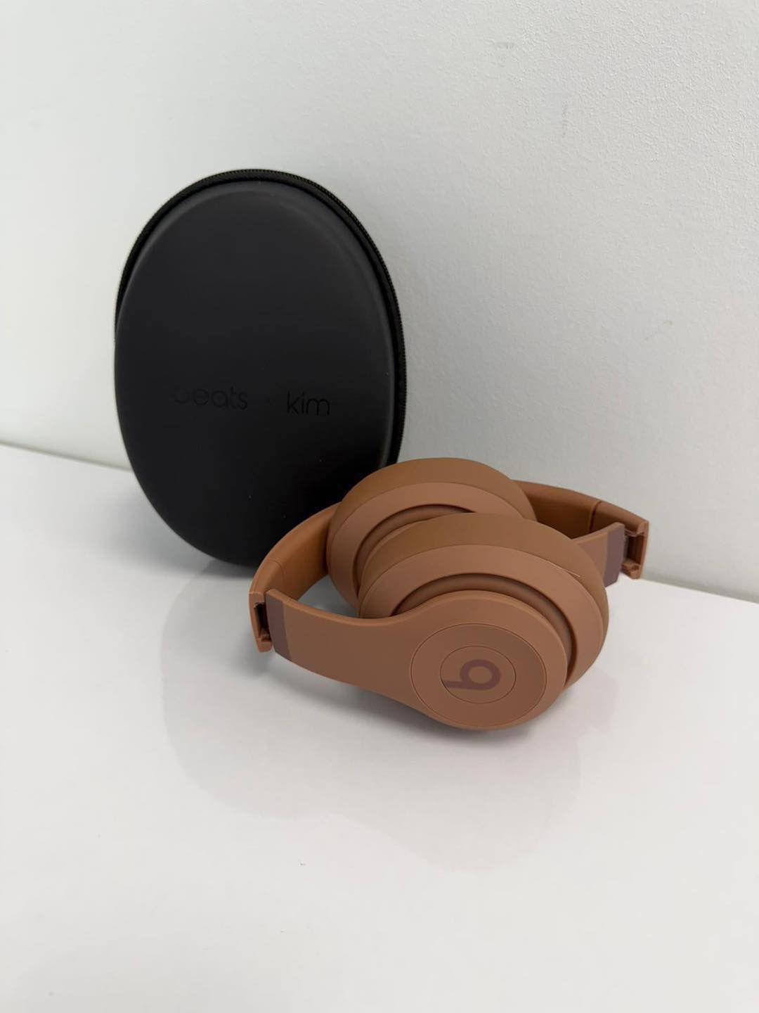 Studio Pro Kim Wireless Headphones