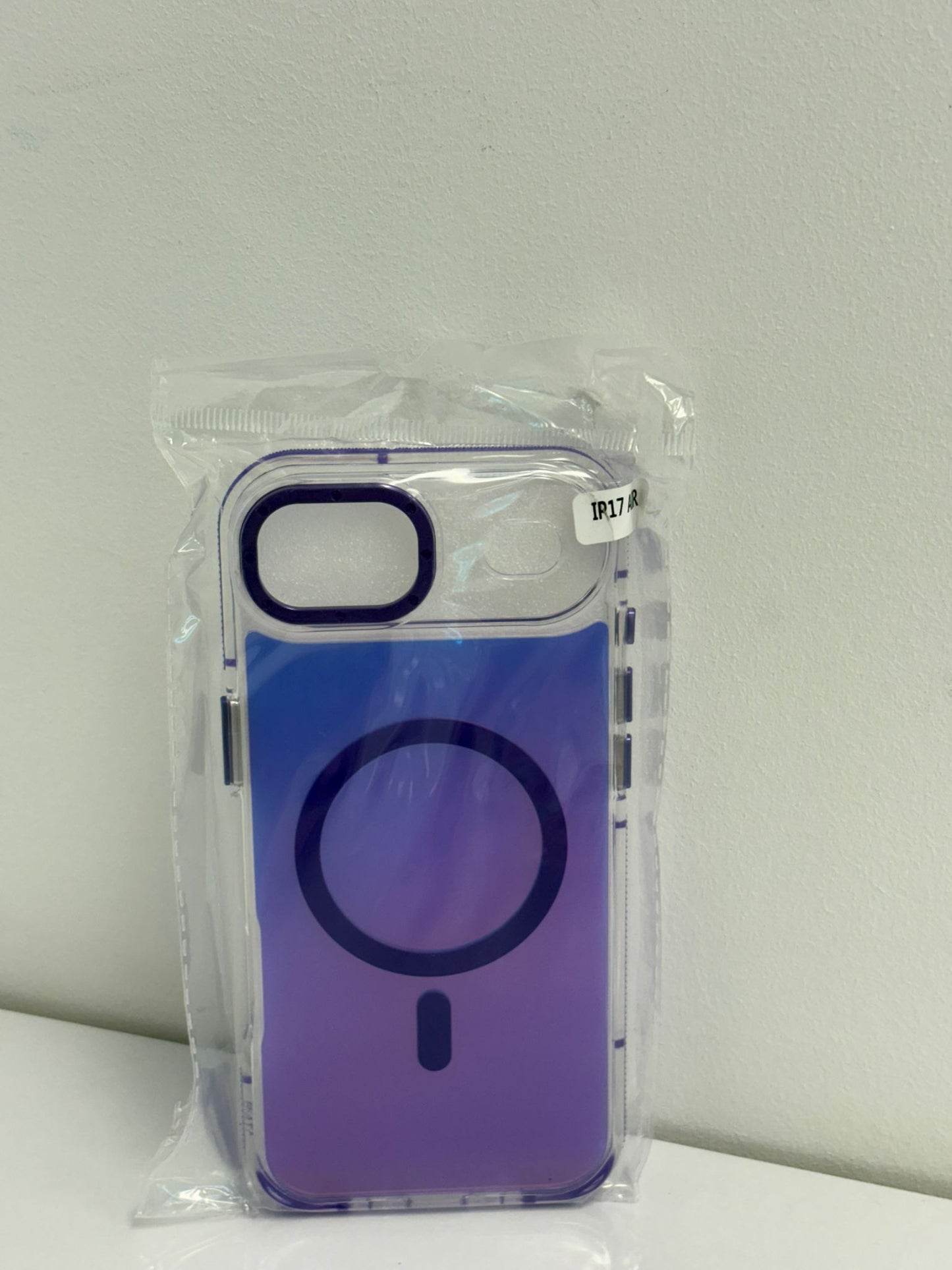 Matte Magnetic !Phone 17